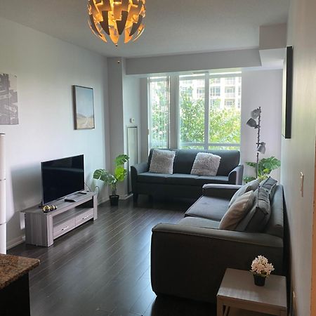 Executive 1 Bedroom Condo Sleeps 2 Toronto Bagian luar foto