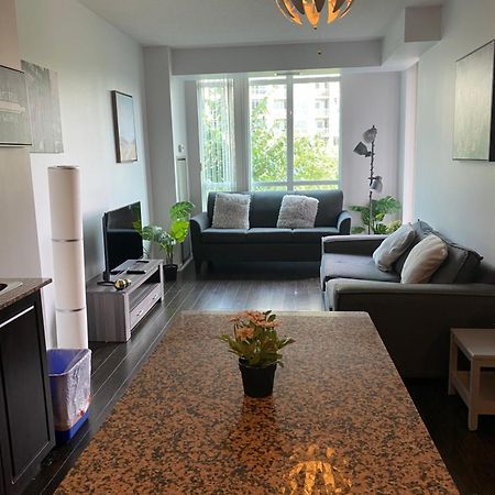 Executive 1 Bedroom Condo Sleeps 2 Toronto Bagian luar foto