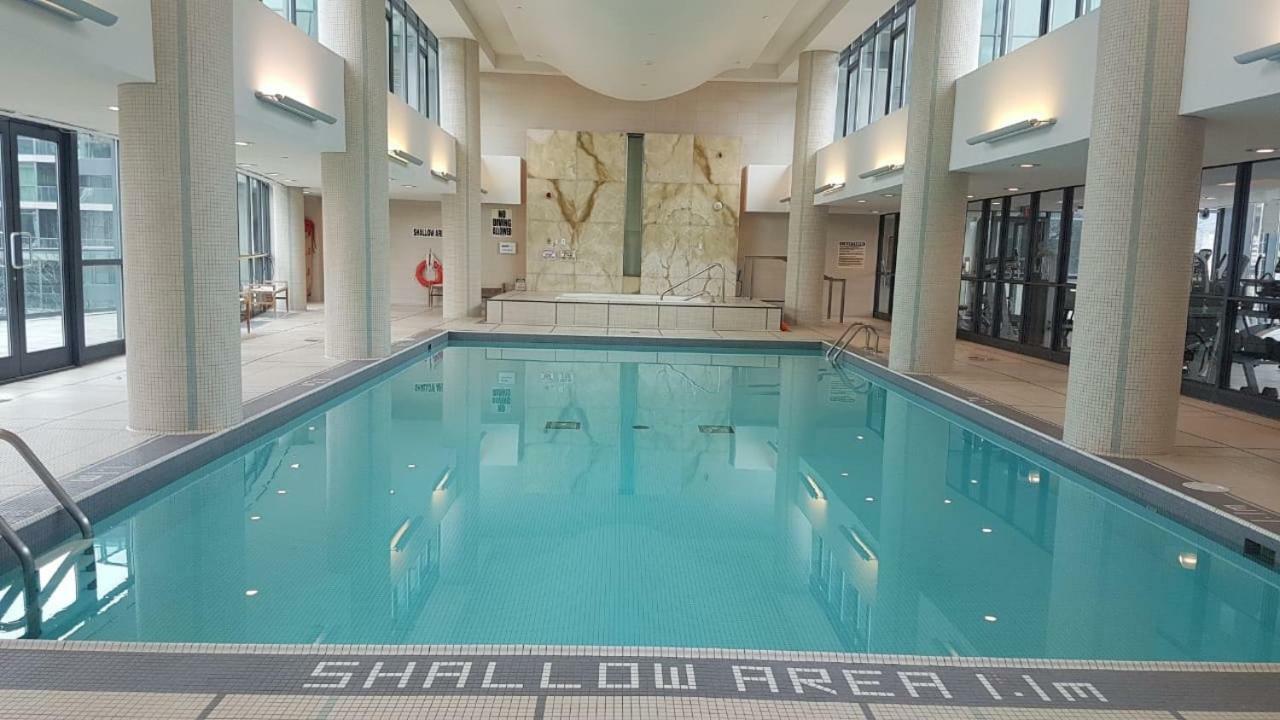 Executive 1 Bedroom Condo Sleeps 2 Toronto Bagian luar foto