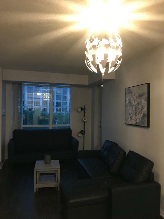 Executive 1 Bedroom Condo Sleeps 2 Toronto Bagian luar foto