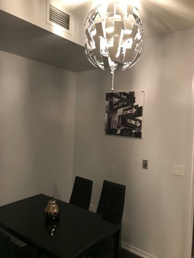 Executive 1 Bedroom Condo Sleeps 2 Toronto Bagian luar foto