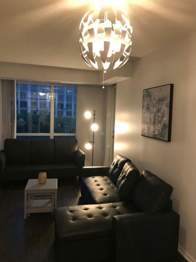 Executive 1 Bedroom Condo Sleeps 2 Toronto Bagian luar foto
