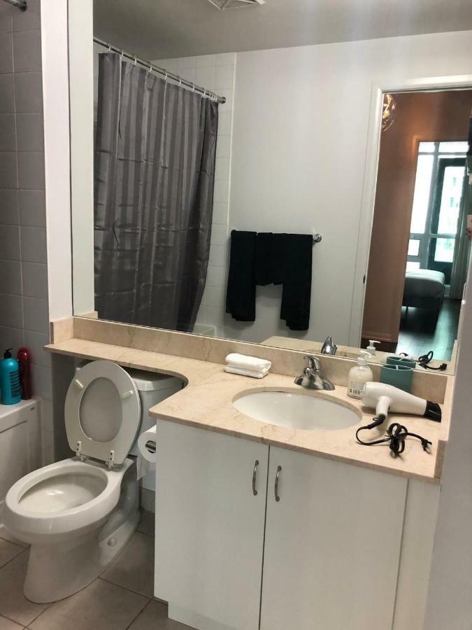 Executive 1 Bedroom Condo Sleeps 2 Toronto Bagian luar foto