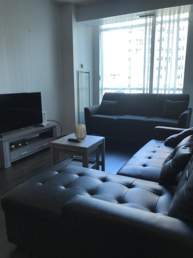 Executive 1 Bedroom Condo Sleeps 2 Toronto Bagian luar foto